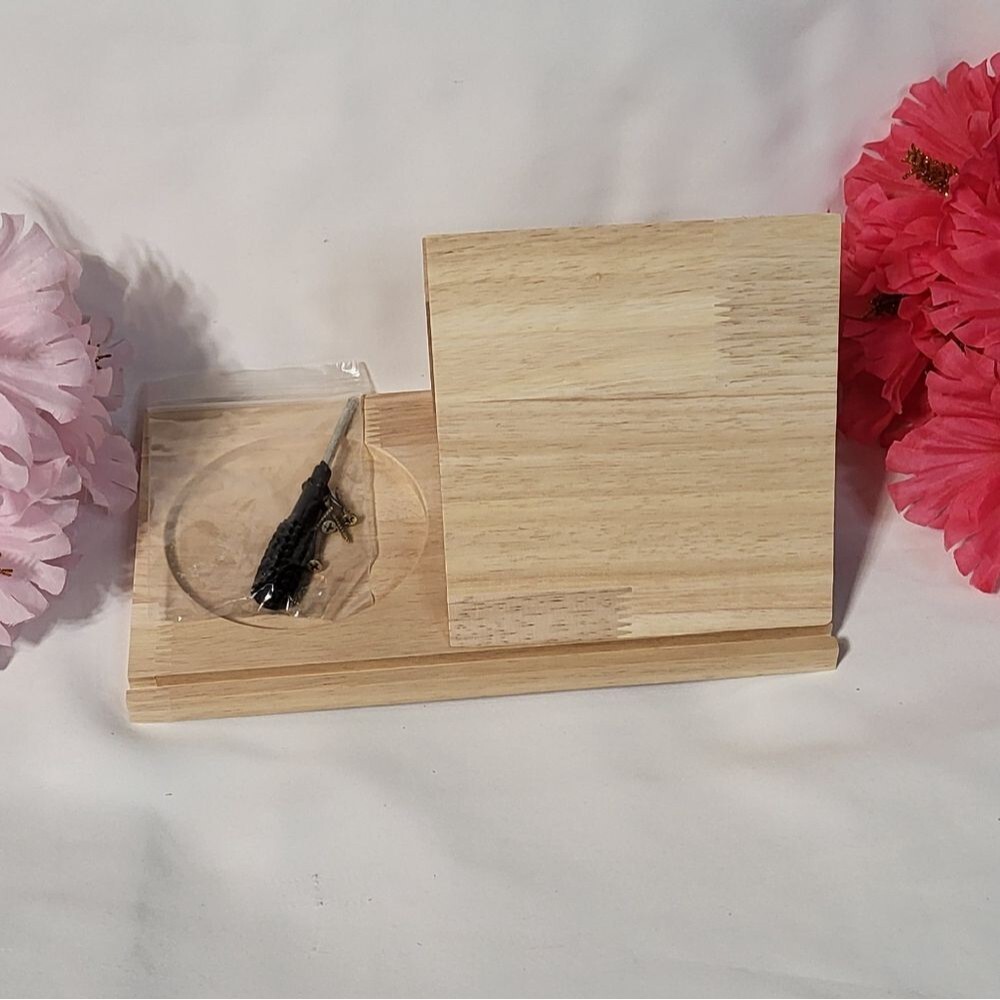 Wooden Solid Oak 2-n-1 NIB Triangle Mini Bookshelf/Coaster 9.25" (L) X 5.5" (W) - Picture 2 of 6